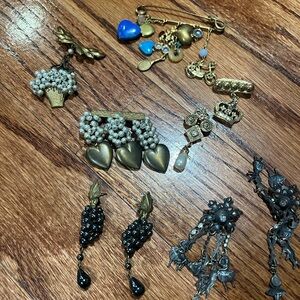 Vintage Gold and Black Women Jewelry Set